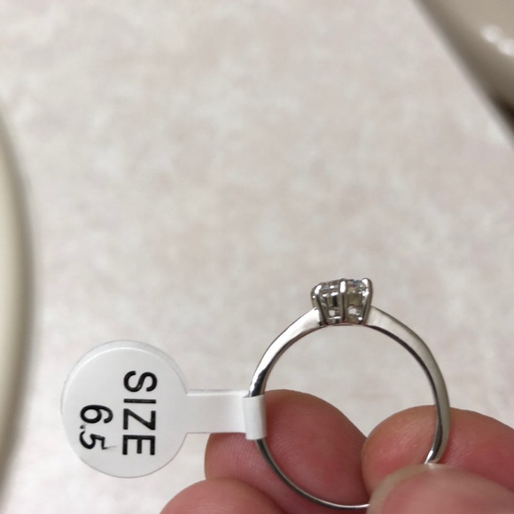 ❤️CZ round Sterling S. Ring❤️ - Picture 8 of 8